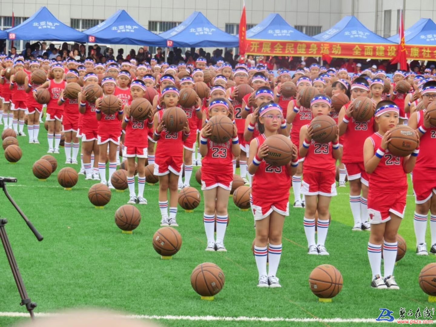 1535749903766515_207.jpg
