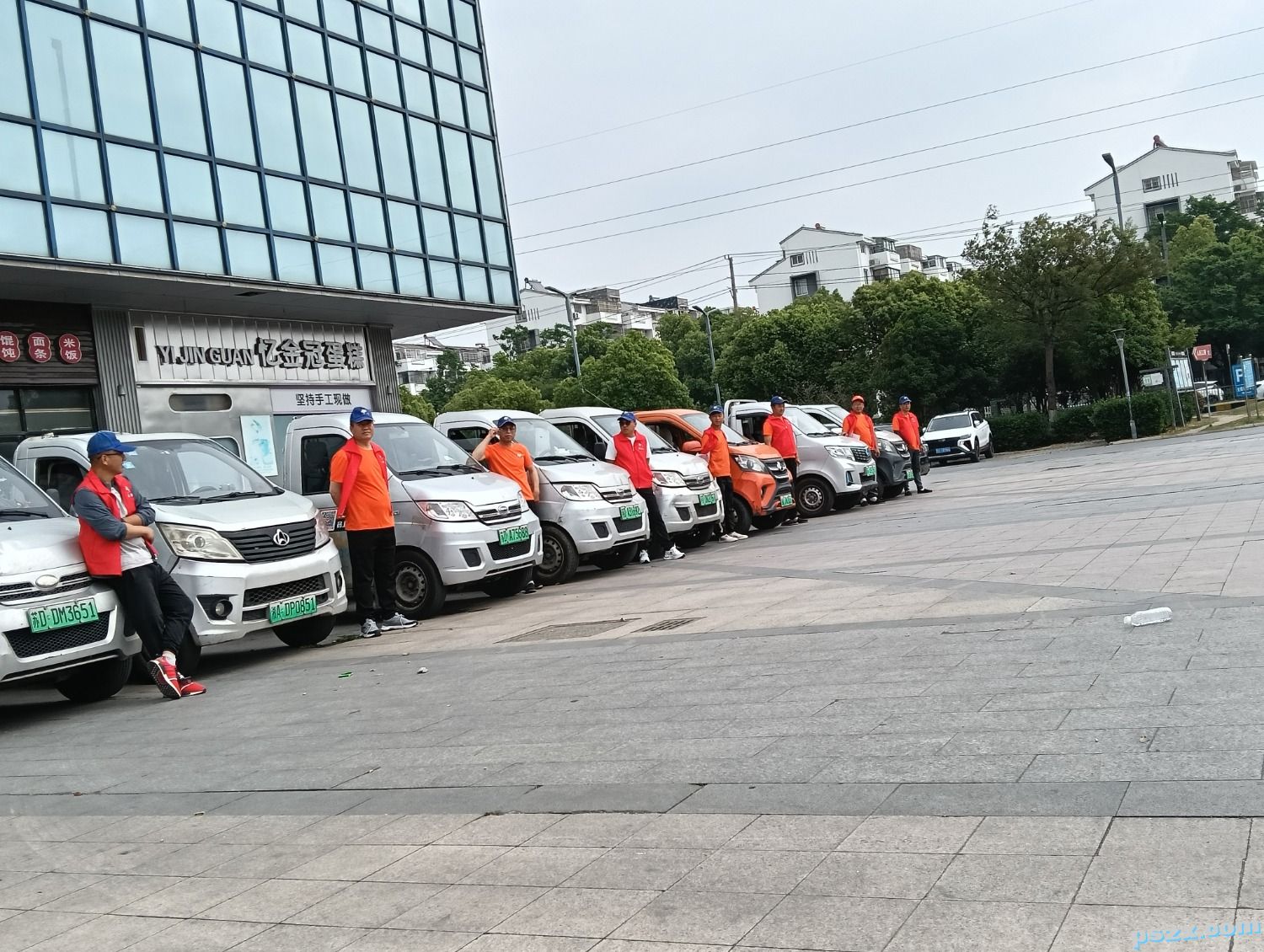 招聘c1司机7000-8000想找工作朋友请联系